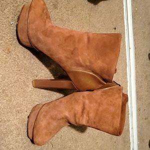 Suede and patent leather healed lifted ankle boot